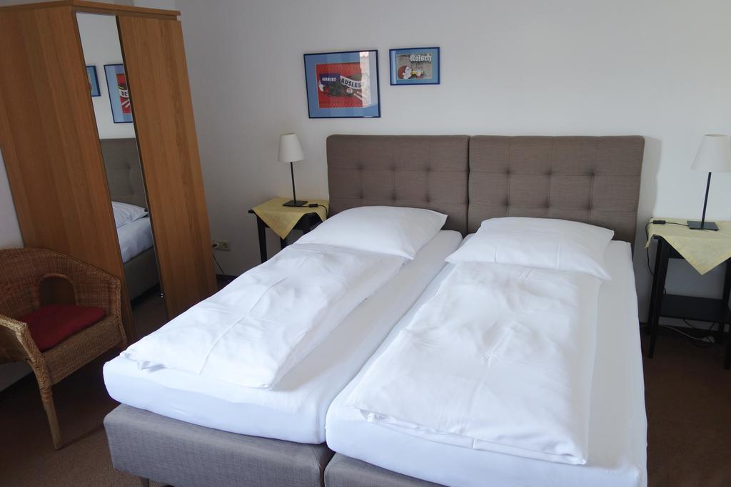 Pension Am Helenenwall Кёльн Номер фото
